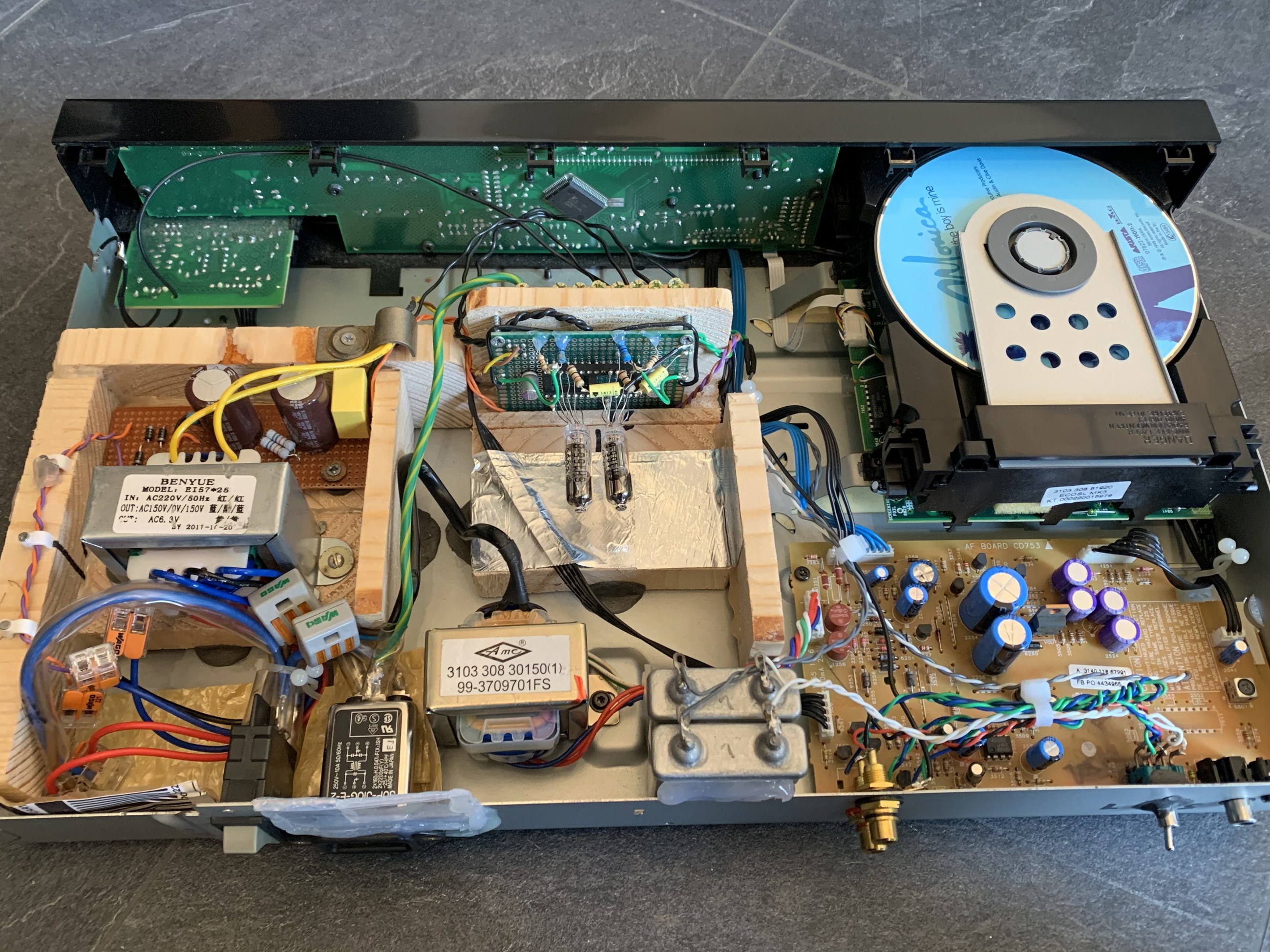 Philips CD753 during modification